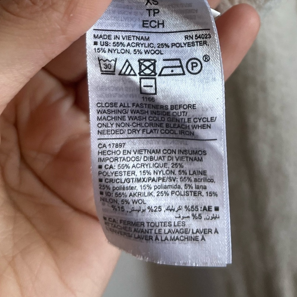 Old Navy Cream Cable Knit Cardigan - Picture 7 of 8